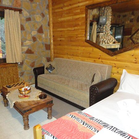 Faraggi Guesthouse Kalavryta Esterno foto